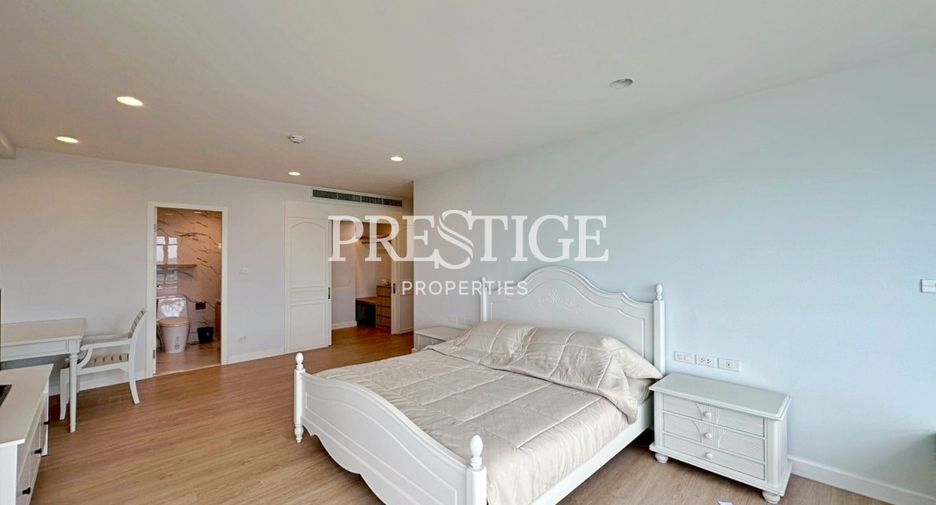 For rent 3 bedrooms condo in Na Jomtien, Pattaya