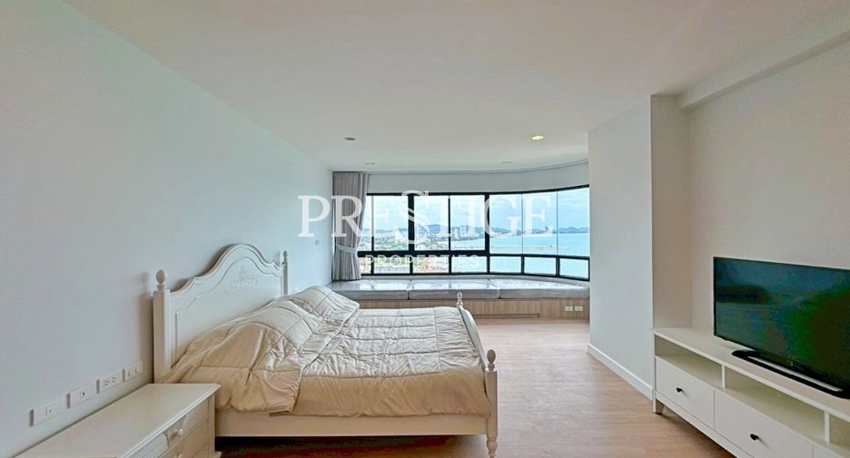 For rent 3 bedrooms condo in Na Jomtien, Pattaya