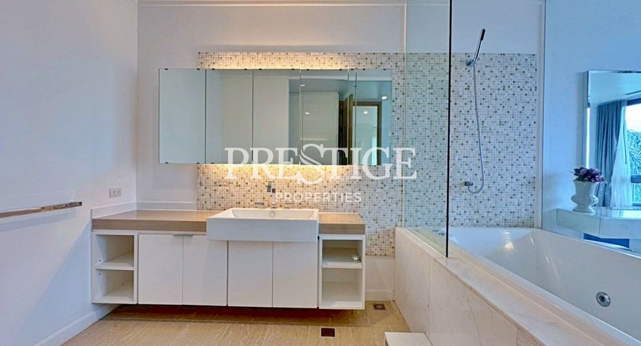 For rent 3 bedrooms condo in Bang Lamung, Chonburi