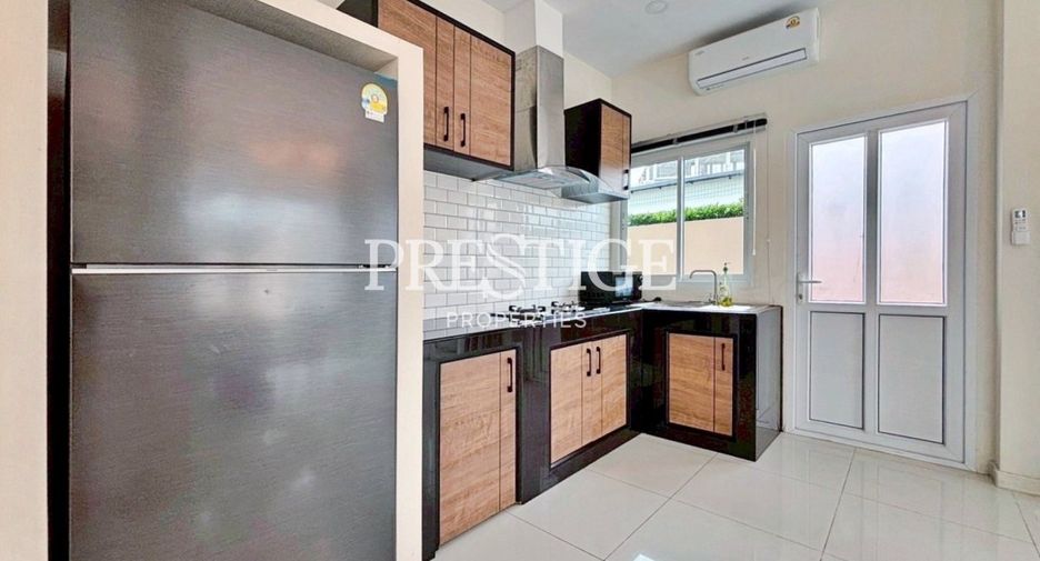 For rent 4 bedrooms house in Huay Yai, Pattaya