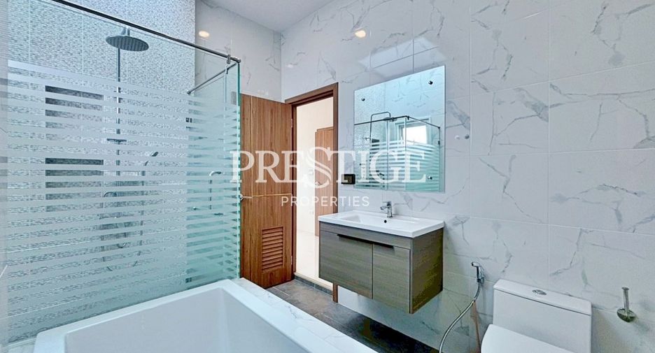For rent 4 bedrooms house in Huay Yai, Pattaya