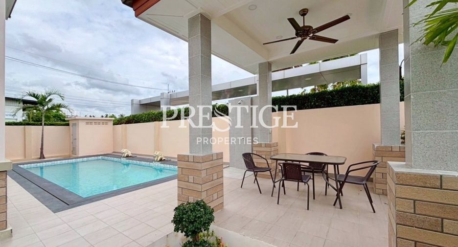 For rent 4 bedrooms house in Huay Yai, Pattaya