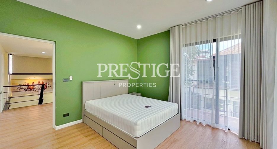 Casa en alquiler de 5 habitaciones en Bang Lamung, Chonburi