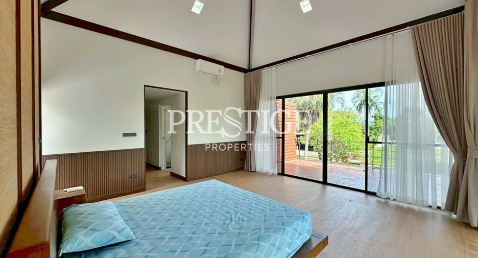 Casa en alquiler de 5 habitaciones en Bang Lamung, Chonburi