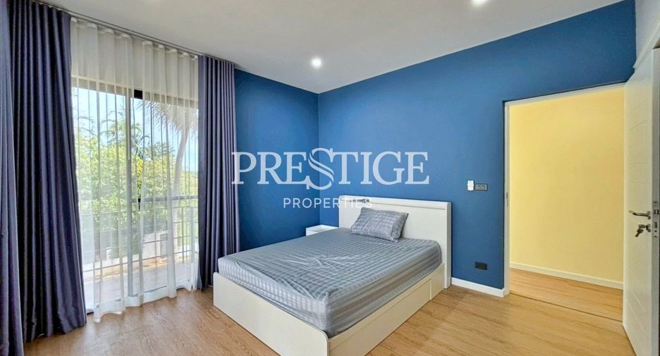 Casa en alquiler de 5 habitaciones en Bang Lamung, Chonburi