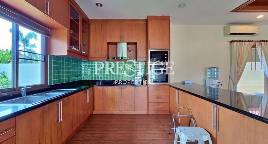 Casa en alquiler de 3 habitaciones en Huay Yai, Pattaya