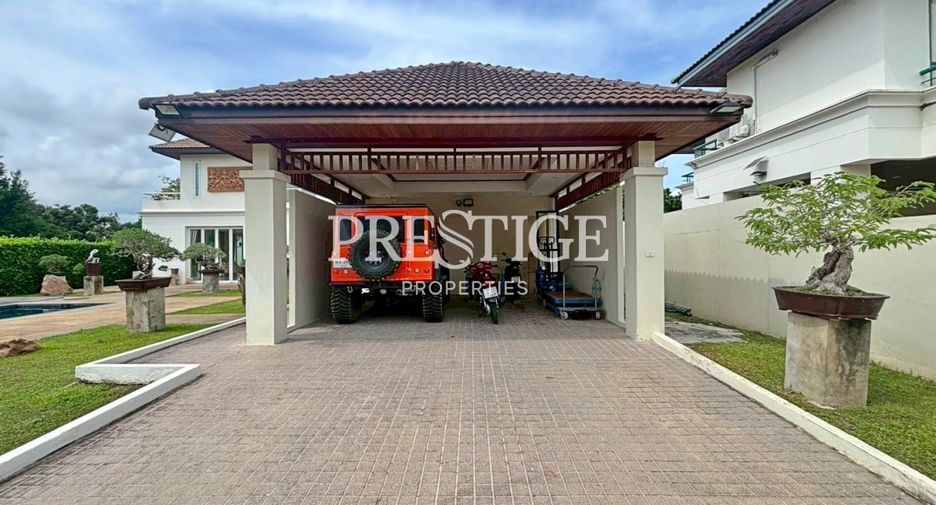 For rent 3 bedrooms house in Huay Yai, Pattaya
