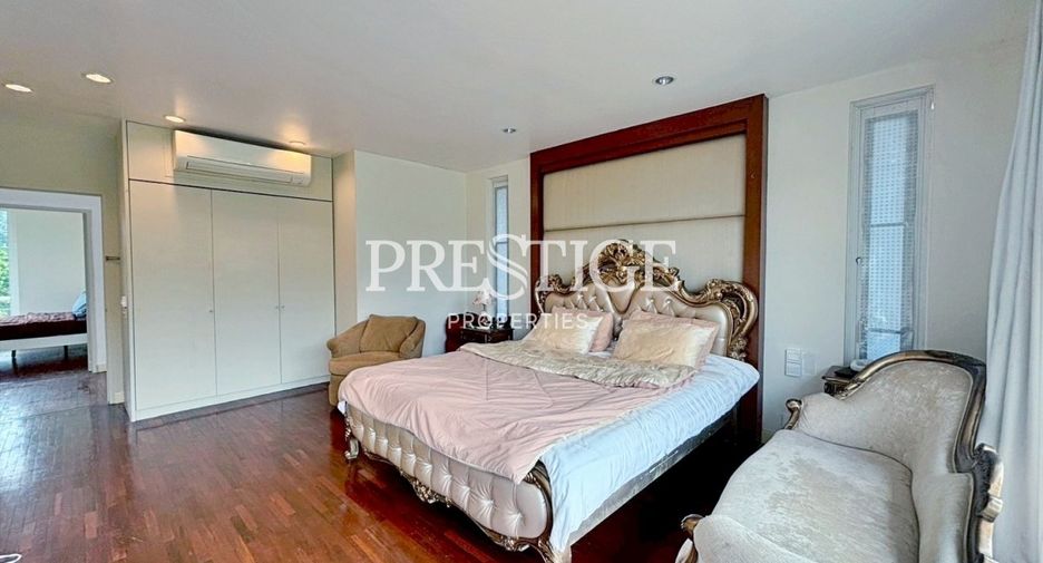 For rent 3 bedrooms house in Huay Yai, Pattaya