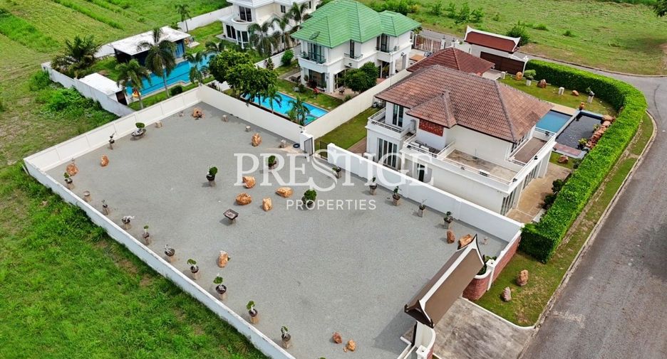 For rent 3 bedrooms house in Huay Yai, Pattaya