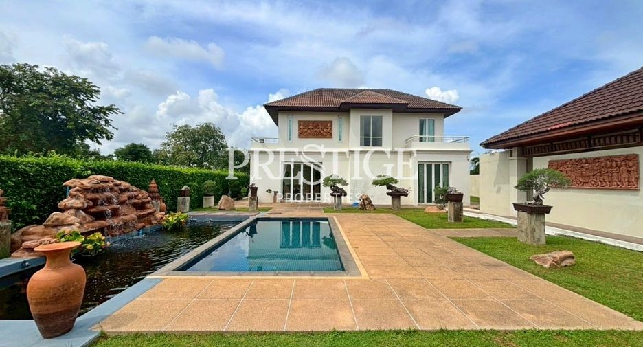 For rent 3 bedrooms house in Huay Yai, Pattaya