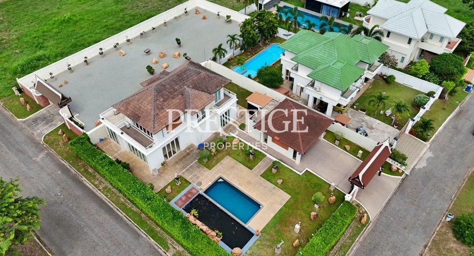 For rent 3 bedrooms house in Huay Yai, Pattaya