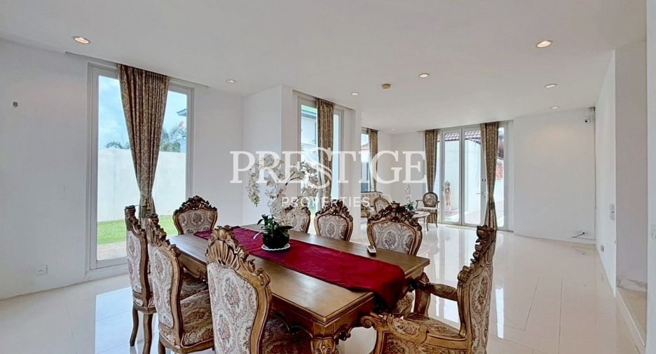 For rent 3 bedrooms house in Huay Yai, Pattaya