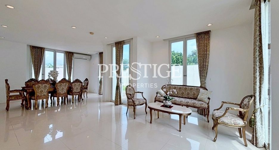 For rent 3 bedrooms house in Huay Yai, Pattaya
