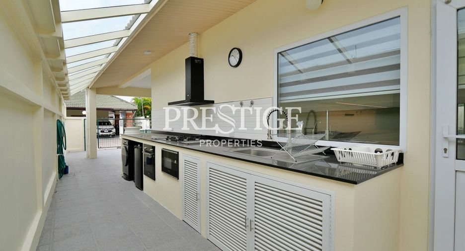 For rent 4 bedrooms house in Bang Lamung, Chonburi