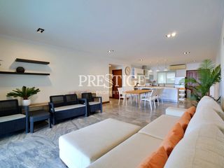 For rent 3 bedrooms condo in Na Jomtien, Pattaya