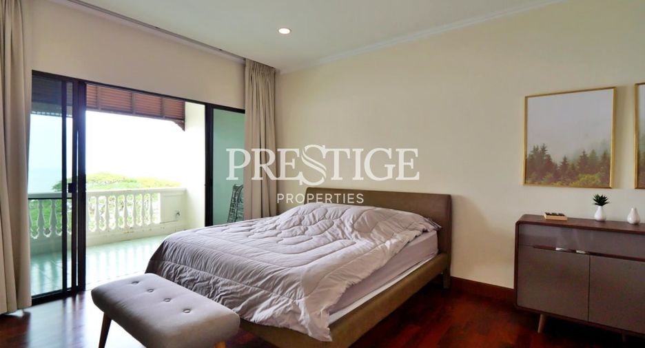 For rent 3 bedrooms condo in Na Jomtien, Pattaya