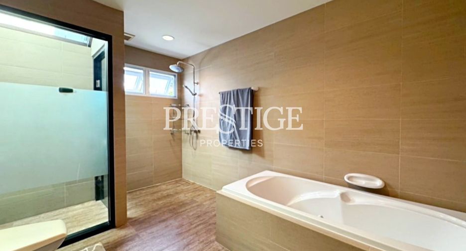 For rent 3 bedrooms house in Huay Yai, Pattaya