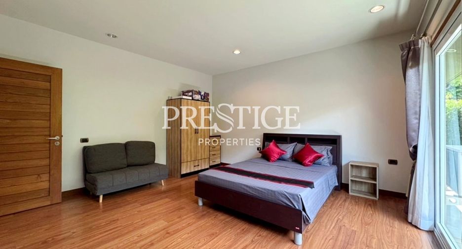 For rent 3 bedrooms house in Huay Yai, Pattaya