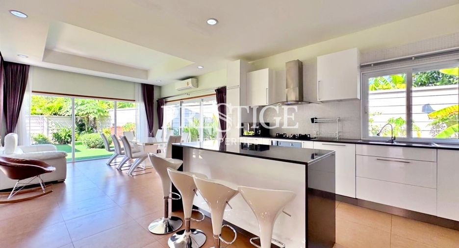 For rent 3 bedrooms house in Huay Yai, Pattaya