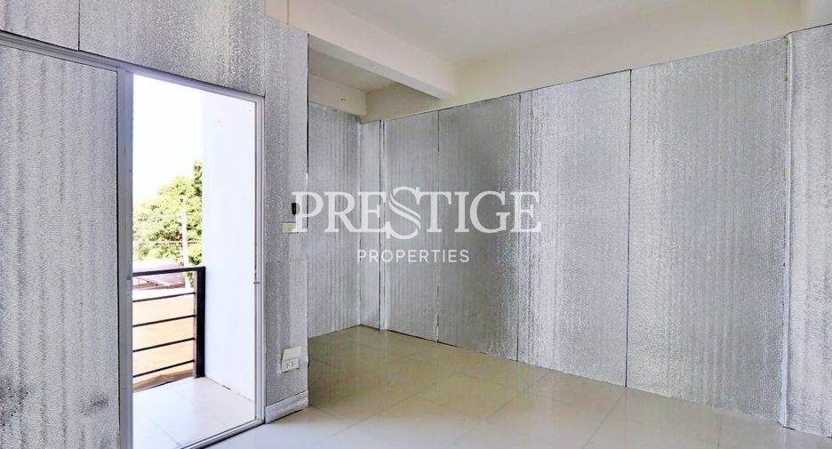 For rent 6 bedrooms retail Space in Bang Lamung, Chonburi