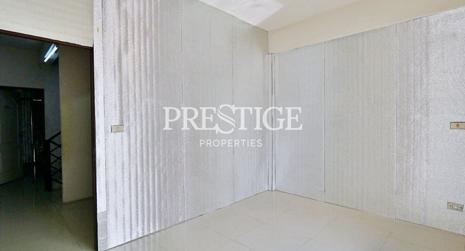For rent 6 bedrooms retail Space in Bang Lamung, Chonburi