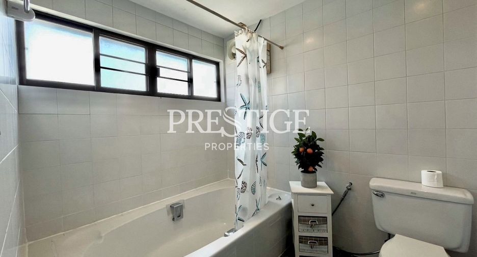 For rent 3 bedrooms condo in Na Jomtien, Pattaya