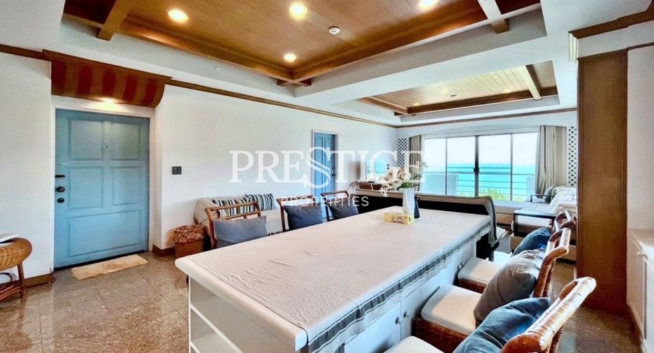 For rent 3 bedrooms condo in Na Jomtien, Pattaya