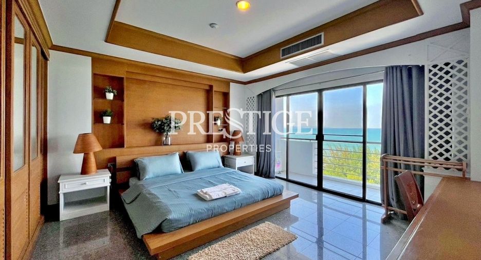 For rent 3 bedrooms condo in Na Jomtien, Pattaya