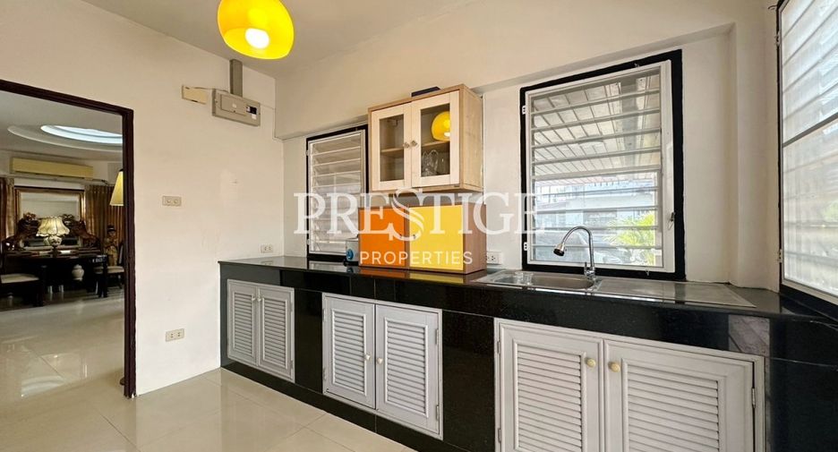 Casa en alquiler de 2 habitaciones en Bang Lamung, Chonburi