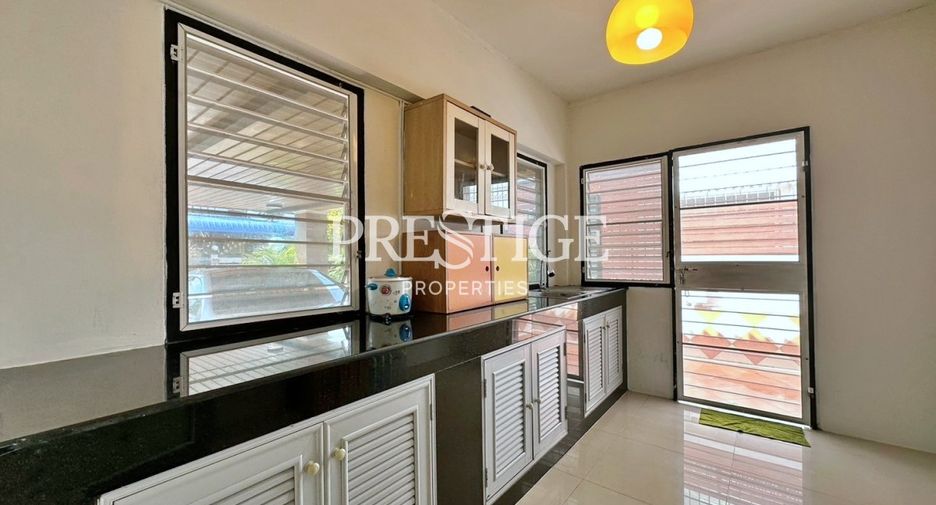 Casa en alquiler de 2 habitaciones en Bang Lamung, Chonburi
