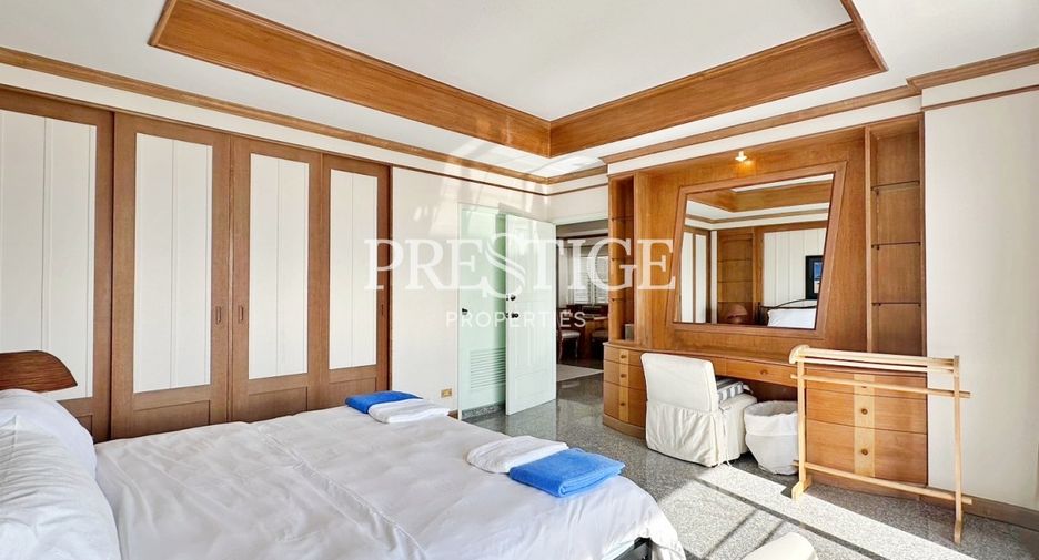 For rent 3 bedrooms condo in Na Jomtien, Pattaya
