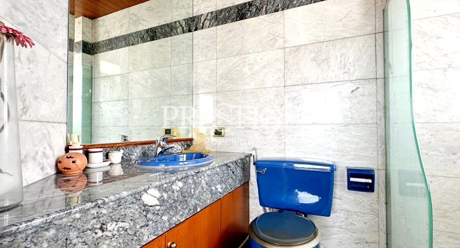 For rent 3 bedrooms condo in Bang Lamung, Chonburi