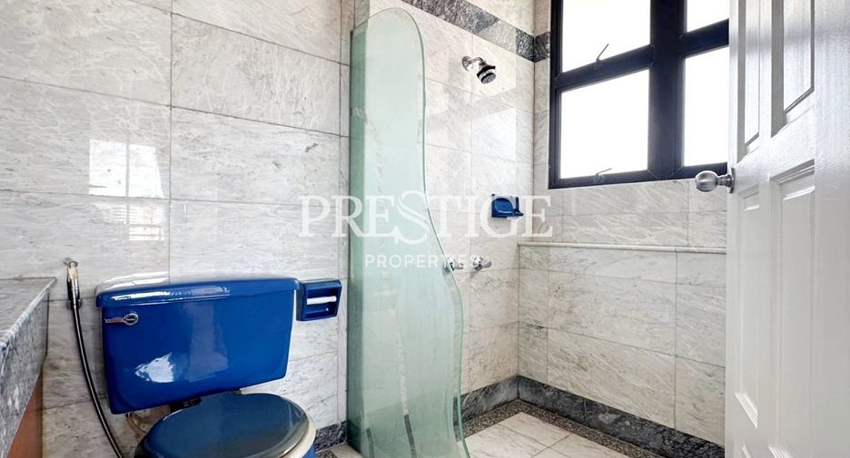 For rent 3 bedrooms condo in Bang Lamung, Chonburi