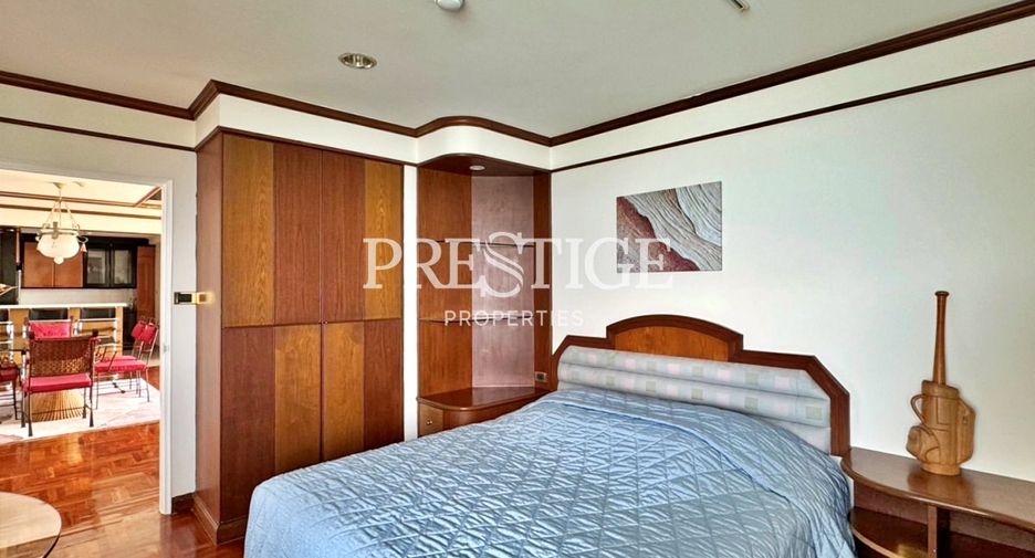 For rent 3 bedrooms condo in Bang Lamung, Chonburi