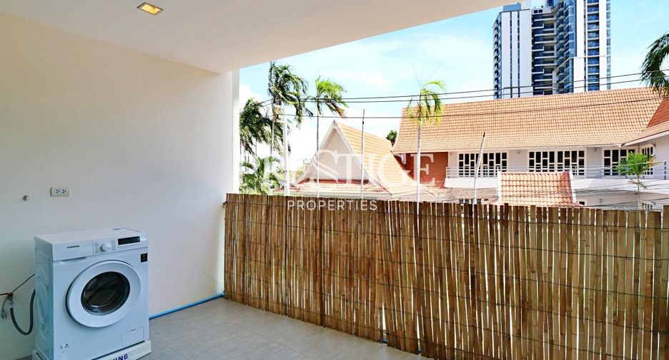 For rent 2 bedrooms condo in Bang Lamung, Chonburi