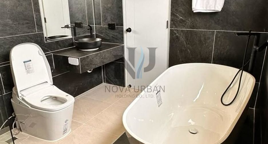 For sale 5 bedrooms villa in Huay Yai, Pattaya