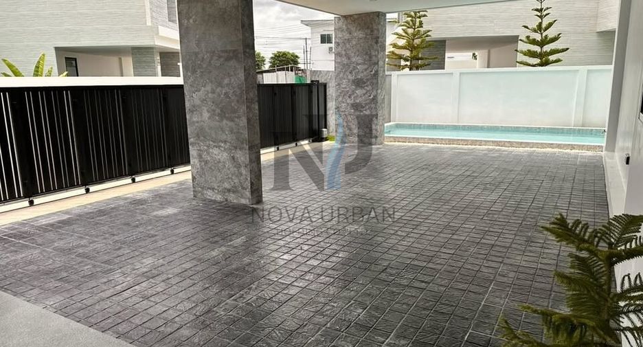 For sale 5 bedrooms villa in Huay Yai, Pattaya