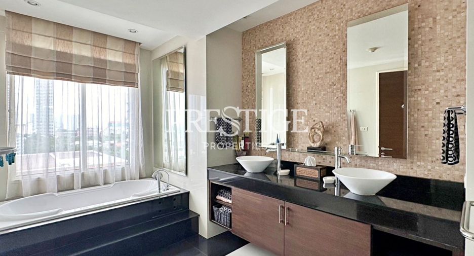 For rent 2 bedrooms condo in Jomtien, Pattaya