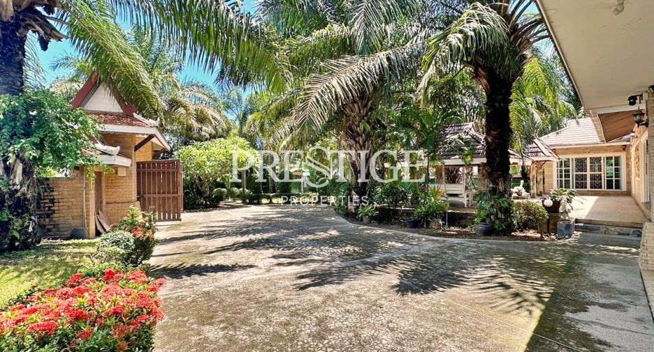 For rent 3 bedrooms house in Huay Yai, Pattaya