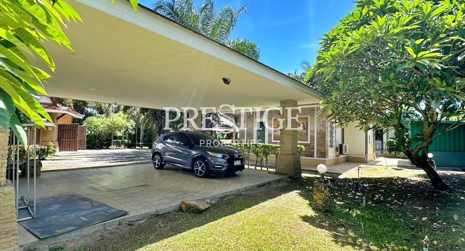 For rent 3 bedrooms house in Huay Yai, Pattaya