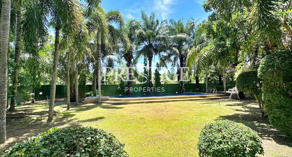 For rent 3 bedrooms house in Huay Yai, Pattaya