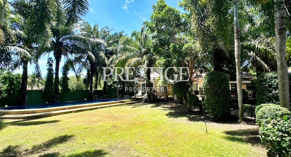 For rent 3 bedrooms house in Huay Yai, Pattaya