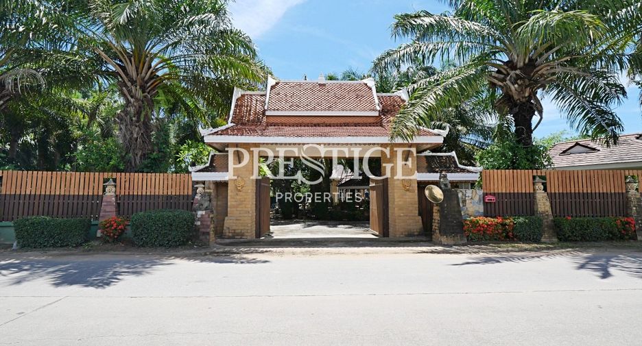 For rent 3 bedrooms house in Huay Yai, Pattaya