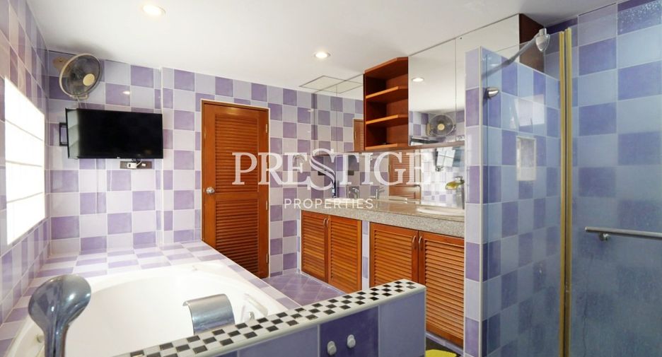 Casa en alquiler de 3 habitaciones en Bang Lamung, Chonburi