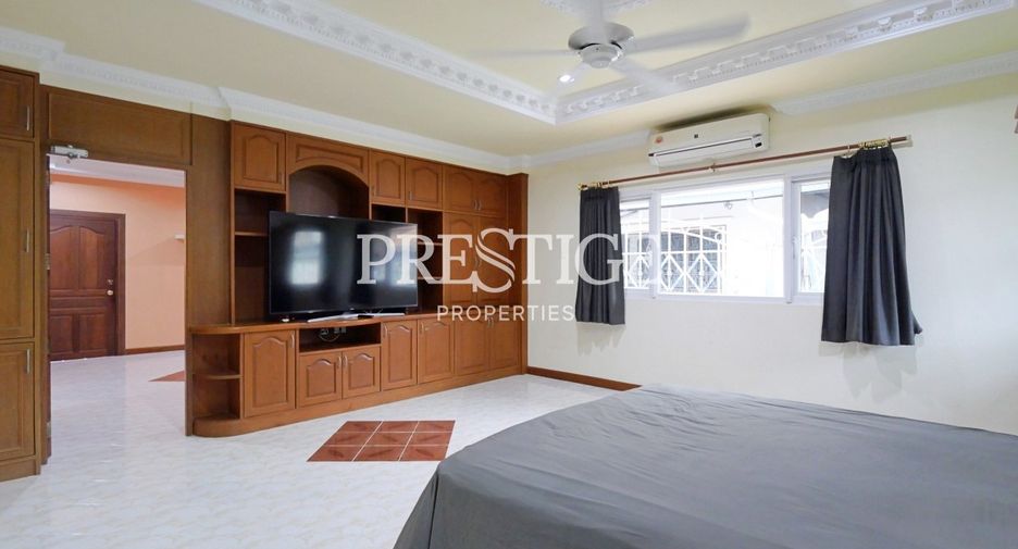 Casa en alquiler de 3 habitaciones en Bang Lamung, Chonburi