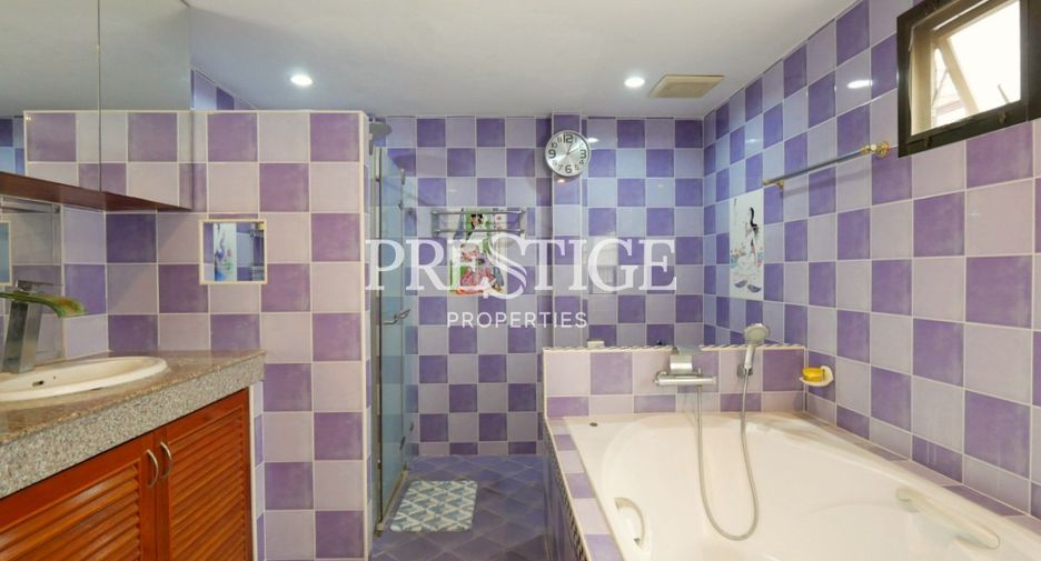 Casa en alquiler de 3 habitaciones en Bang Lamung, Chonburi