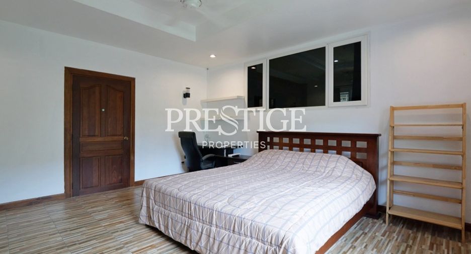 Casa en alquiler de 3 habitaciones en Bang Lamung, Chonburi