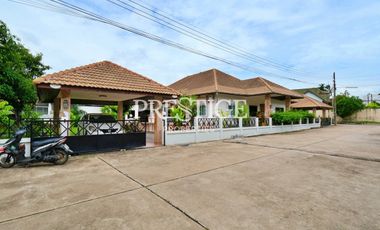 Casa en alquiler de 3 habitaciones en Bang Lamung, Chonburi