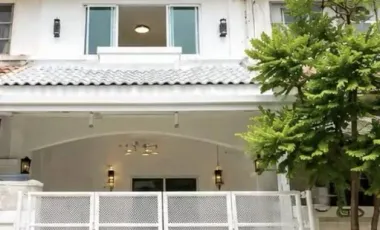 For sale 4 bedrooms townhouse in Bang Khen, Bangkok