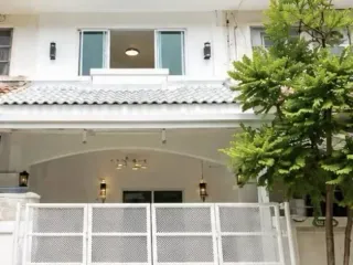 For sale 4 bedrooms townhouse in Bang Khen, Bangkok